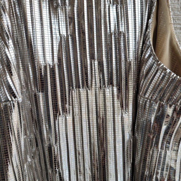Maeve metalic gold pleated sleeveless top - Picture 5 of 13
